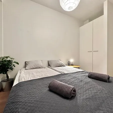 With Locals At Tripla Quarto em Acomodações Particulares *